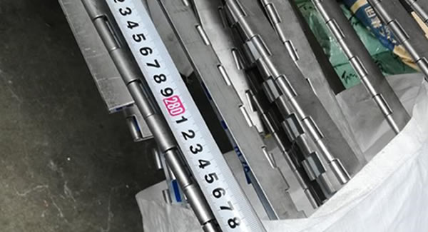 长度3米的不锈钢长合页顺利完成,东莞6t体育五金厂专业制造东莞合页，东莞铰链?
