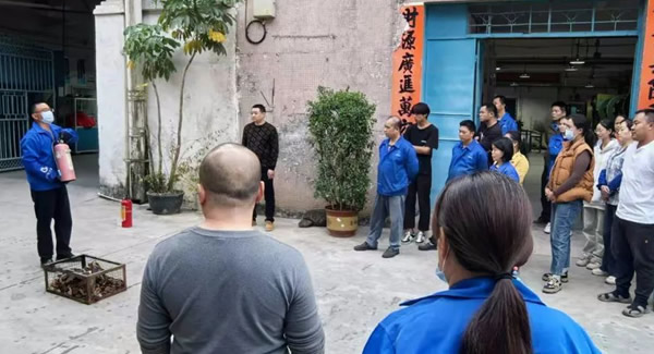 “消”除隐患，“防”患未然----6t体育五金冬季消防演练|6t体育五金&东莞合页?